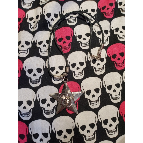 Star Face Necklace - Picture 2 of 2